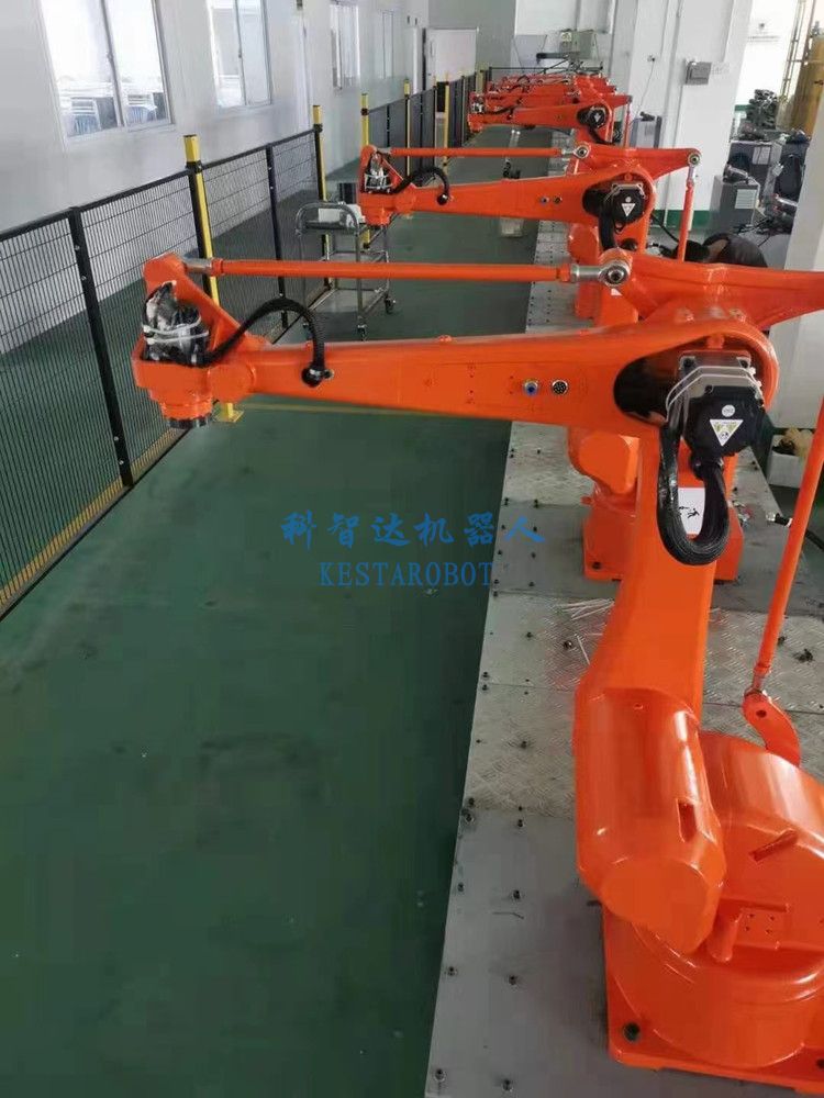 四軸關(guān)節機器人批量生產(chǎn)中